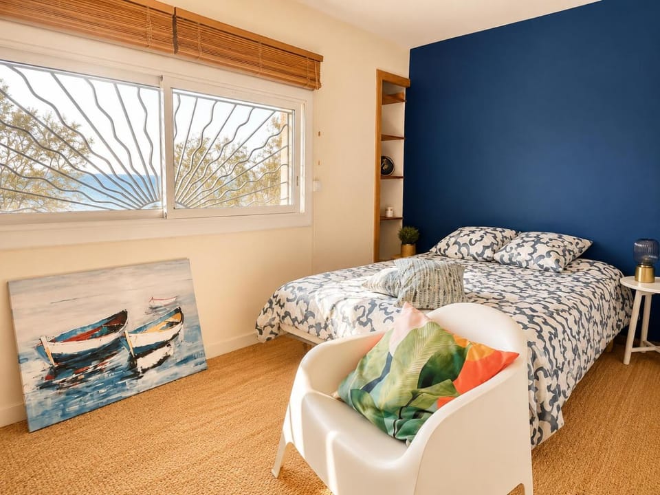 Photo of the whole room, Bedroom, Sea view, Sea view