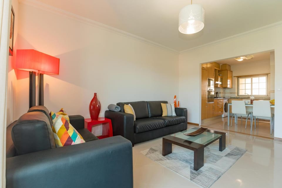 T2 renovated with ocean view Apartment in Quarteira