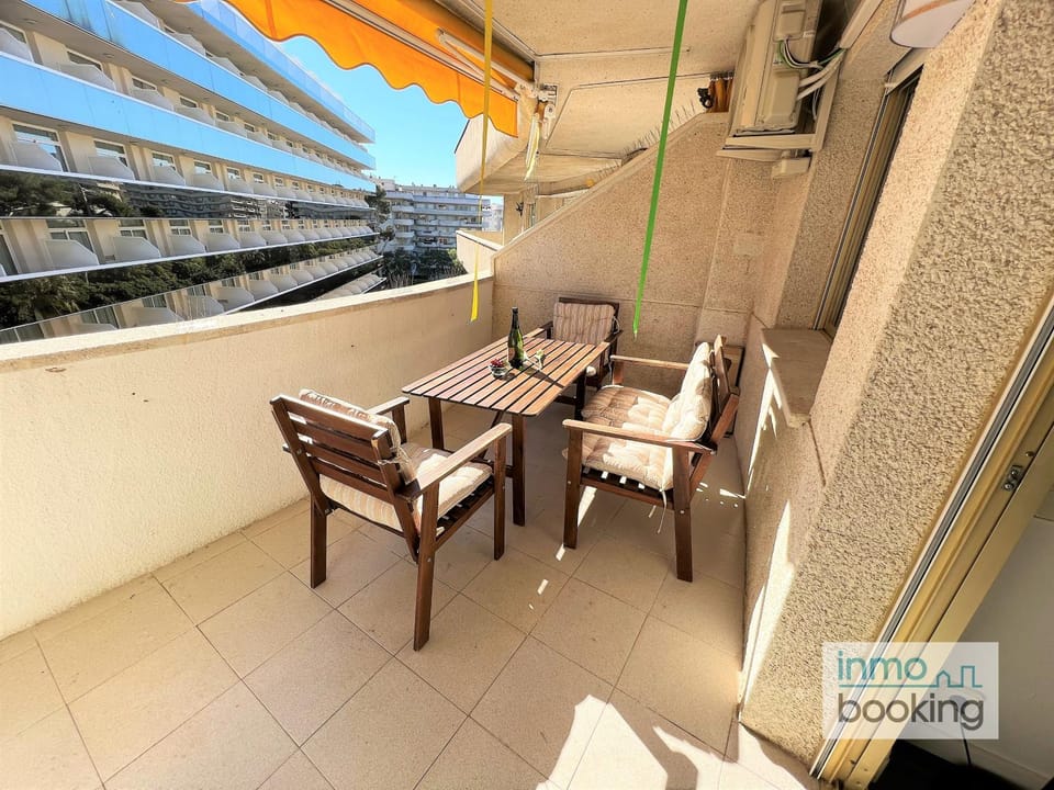 Arquus Beach Salou , climatizado y con piscina Apartment in Salou