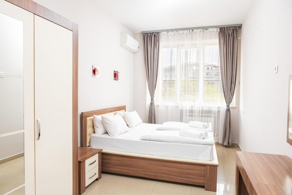 Bed, Bedroom, towels, wardrobe