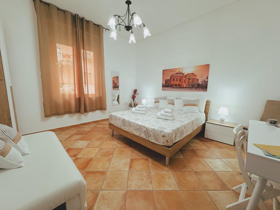 Bed, Photo of the whole room