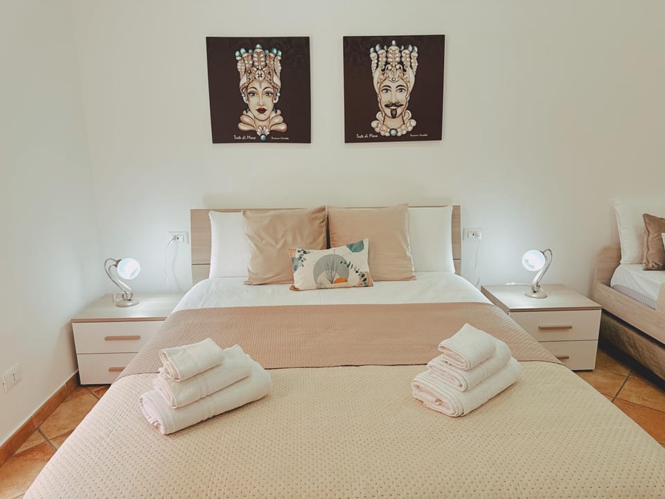 Bed, Photo of the whole room