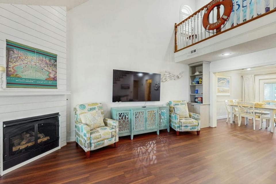 Livin' the Dream at 26th Ave N House in Little River