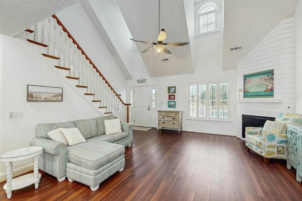 Livin' the Dream at 26th Ave N House in Little River