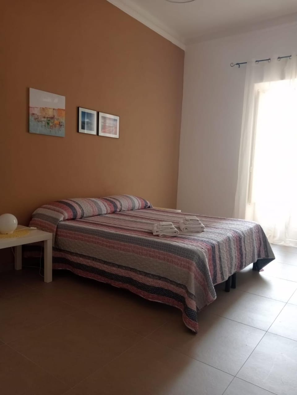 Bed, Bathroom
