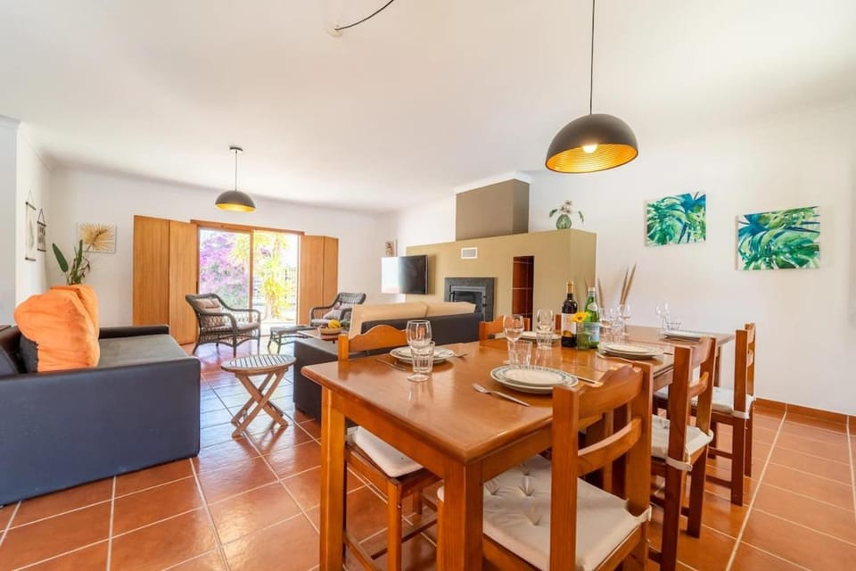 Villa Azure Family & Surf Escape Villa in Faro District