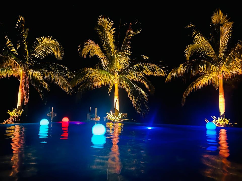 Night, Swimming pool