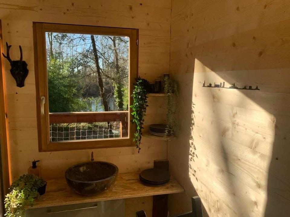 La cabane des bords d'Ariège Nature lodge in Occitanie