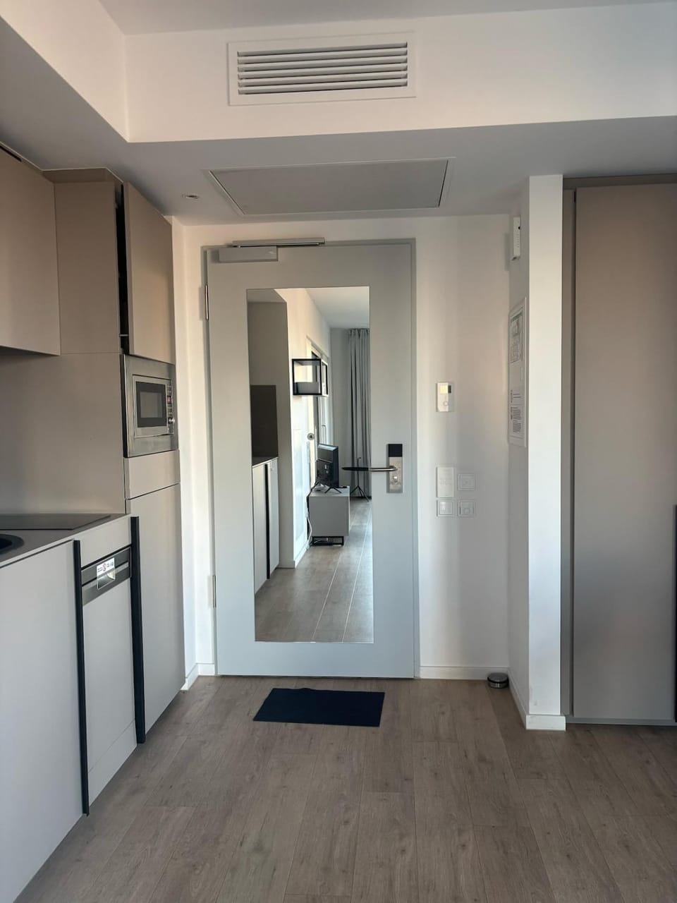 Kitchen or kitchenette, Facility for disabled guests, storage, wardrobe
