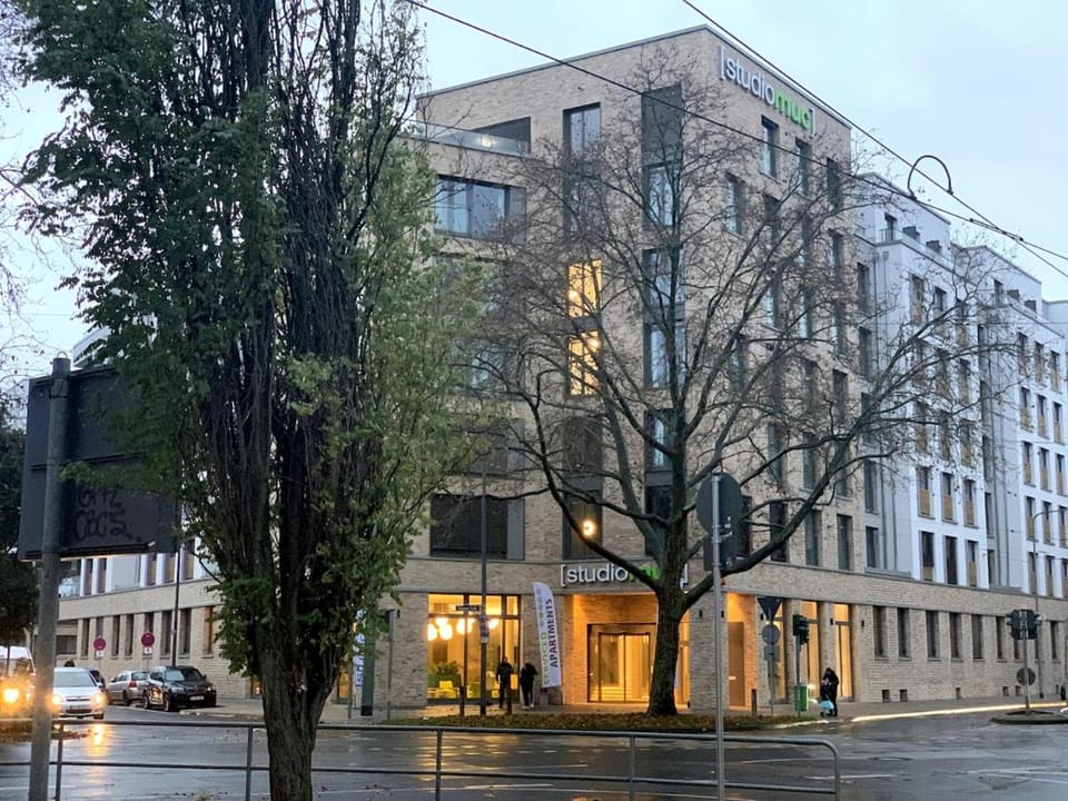 Property building, Neighbourhood, Street view, Location, Facility for disabled guests