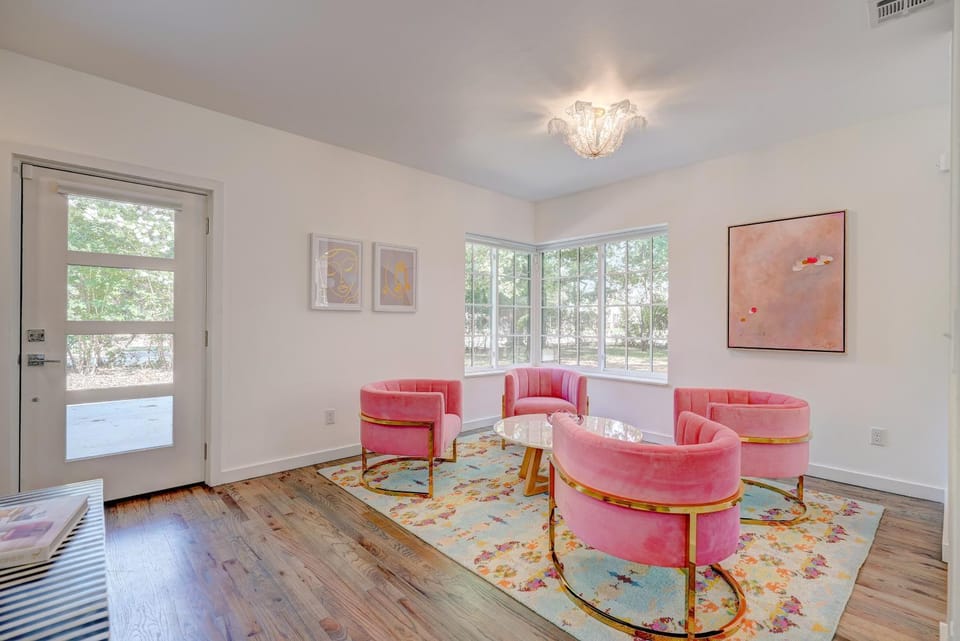 5BR Home 3 mins OU, Sleeps 10 House in Norman