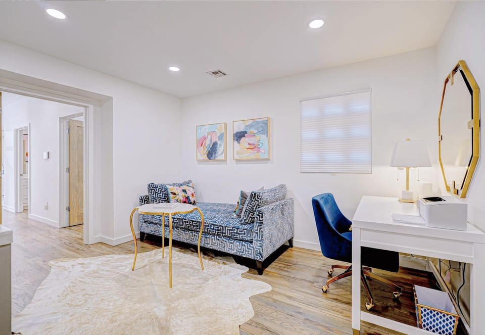 5BR Home 3 mins OU, Sleeps 10 House in Norman