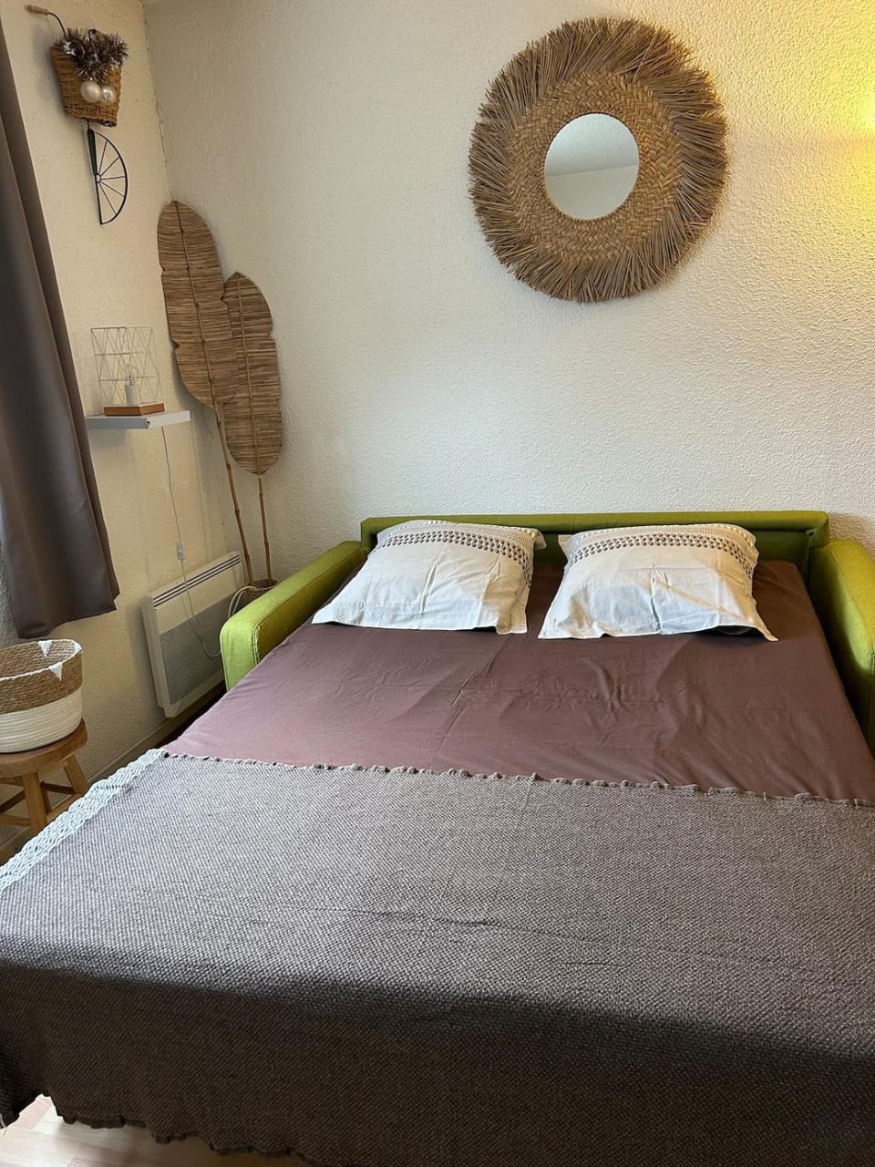 Bed, Photo of the whole room