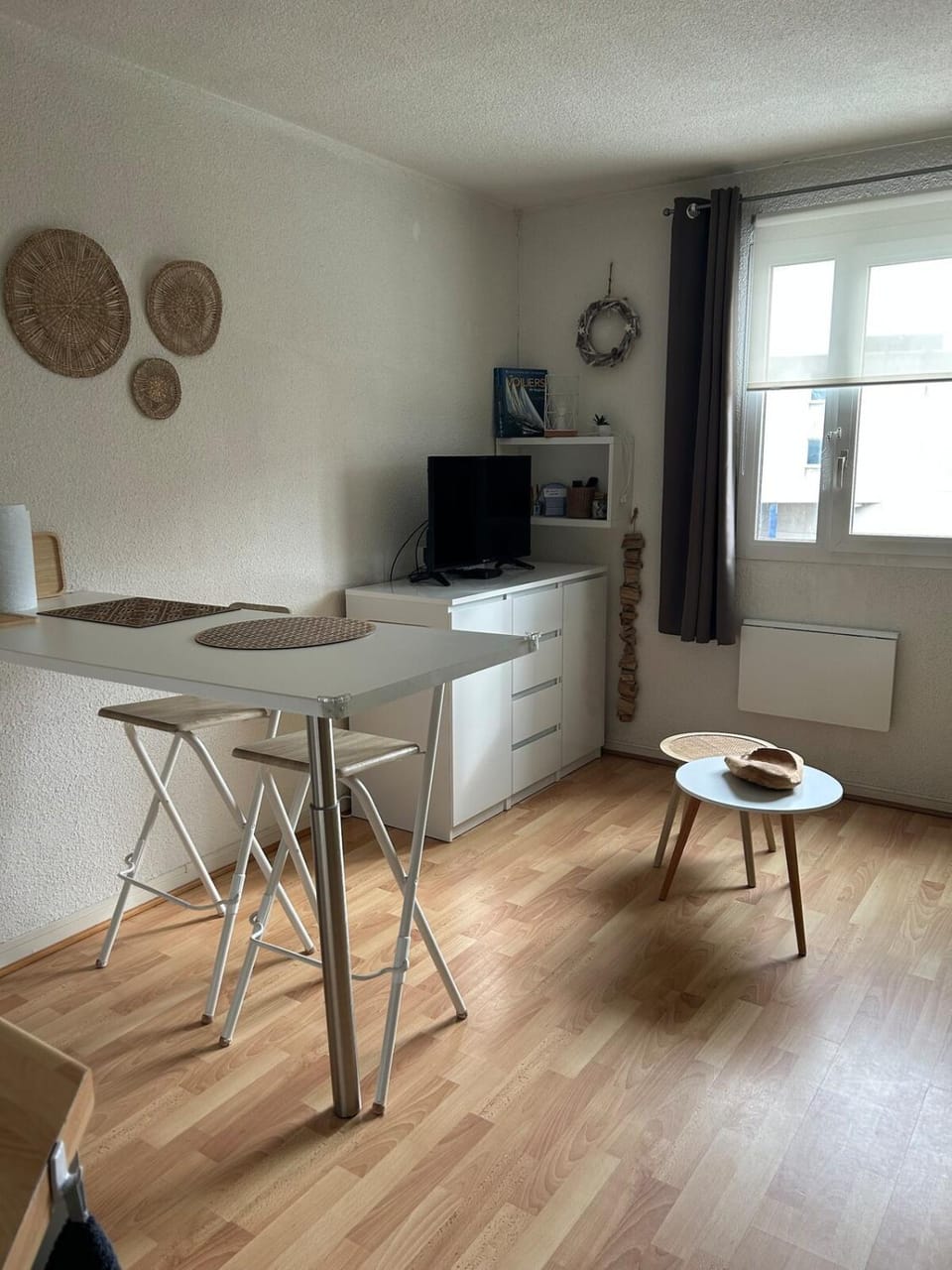 Dining area, pet friendly