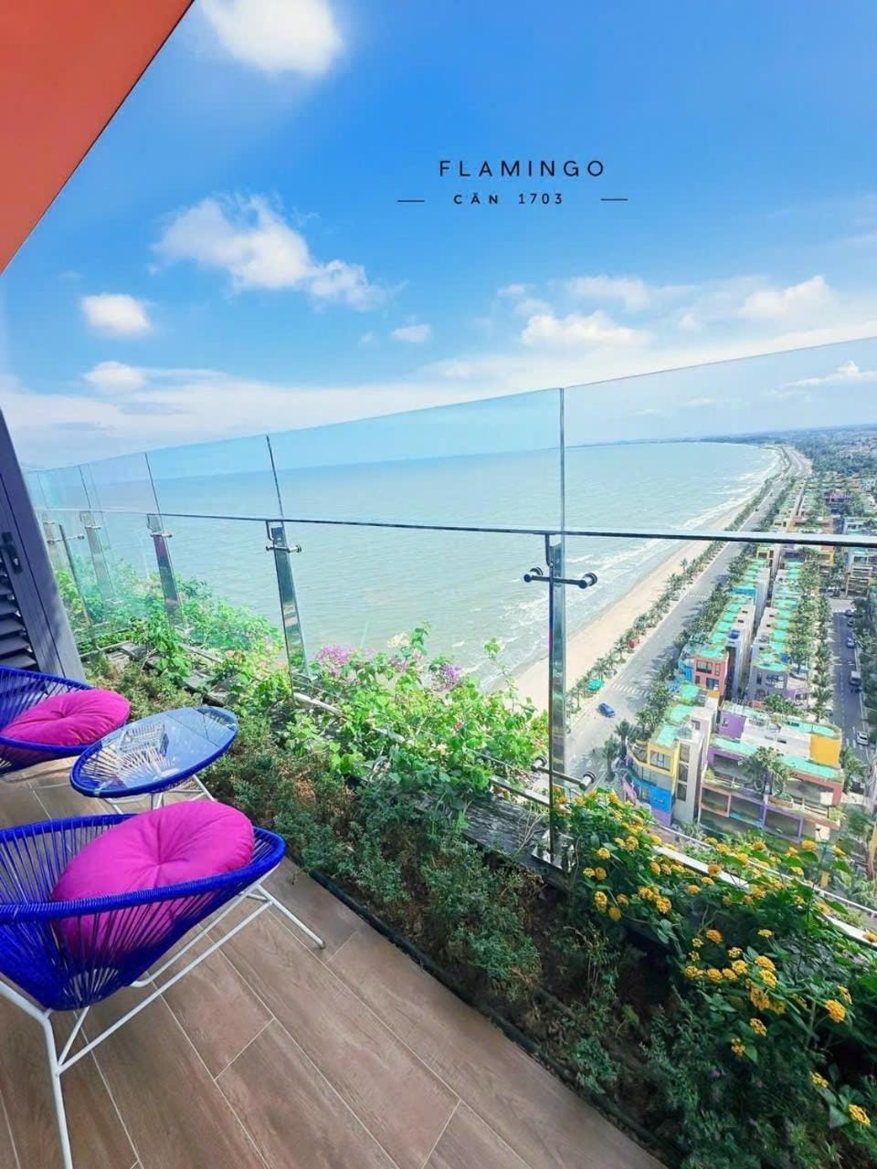 Flamingo Hải Tiến- phòng tầng cao view biển Apartment in Vietnam