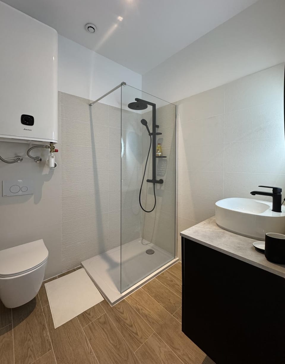 Shower, Bathroom