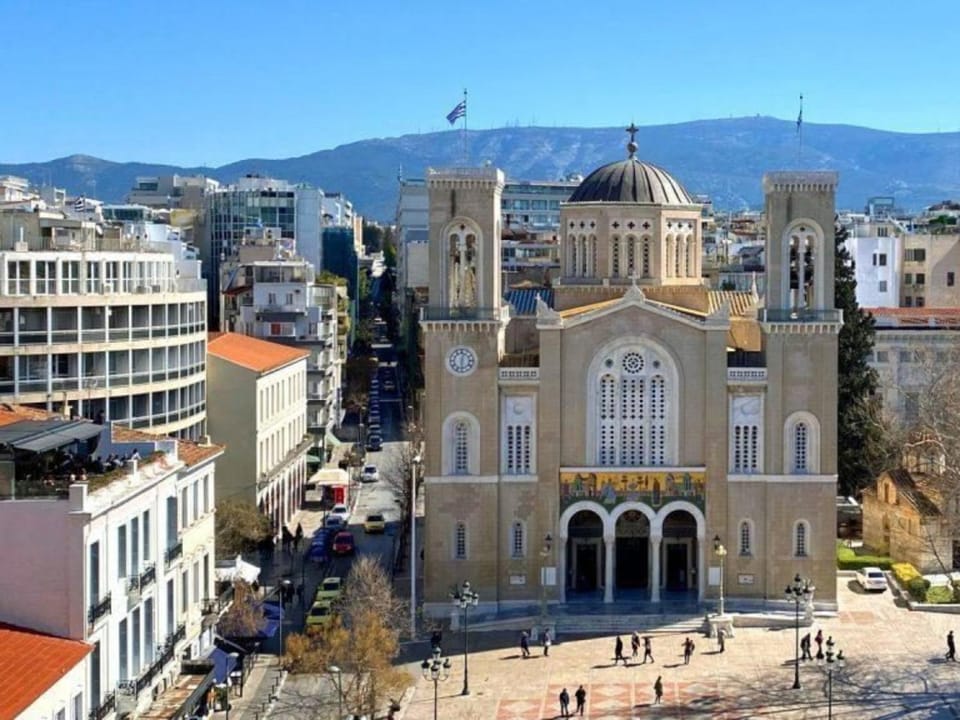 Property building, Nearby landmark, Facade/entrance, Off site, Day, Neighbourhood, Bird's eye view, Place of worship, Other, Area and facilities, Area and facilities, Location