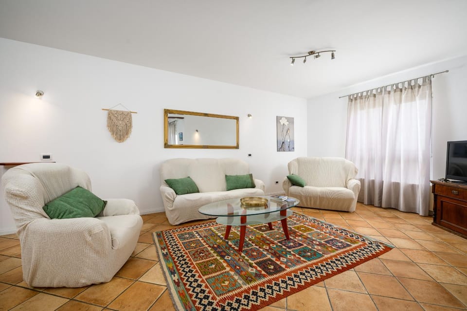 Communal lounge/ TV room, Living room