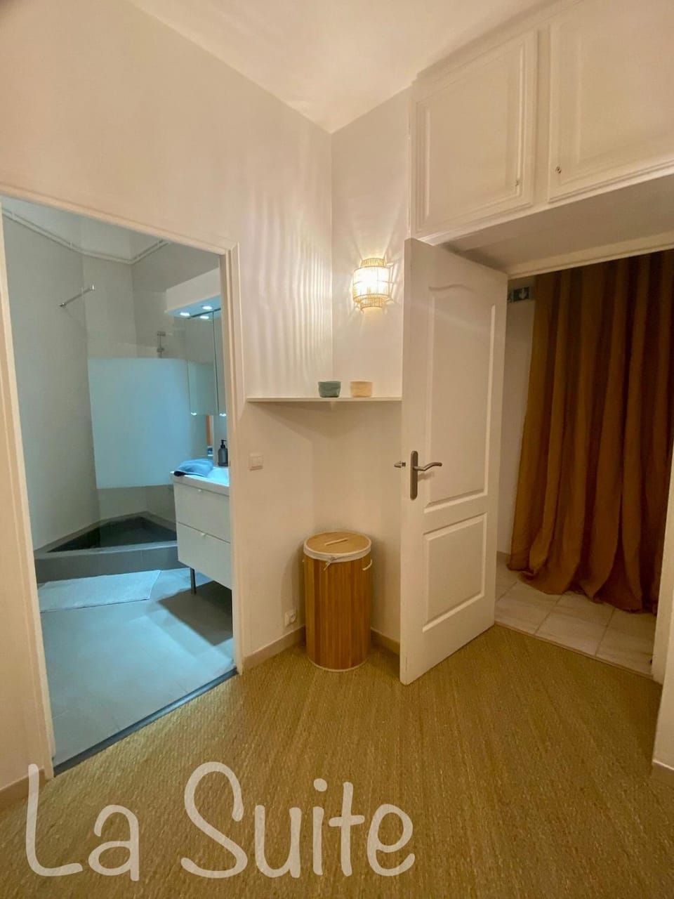 Shower, Bathroom, Photo of the whole room, towels