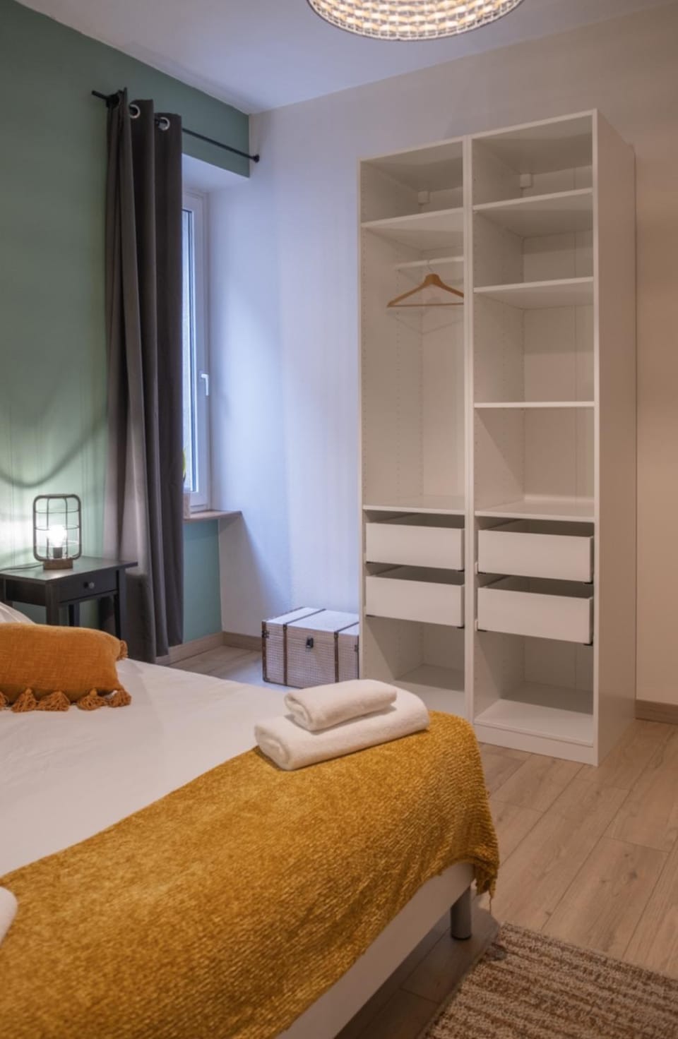 Bed, Photo of the whole room, Bedroom, towels, wardrobe