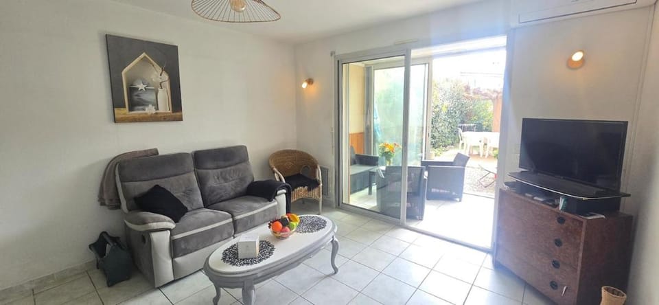 Appartement 2 chambres, jardin & parking à Valras Apartment in Occitanie