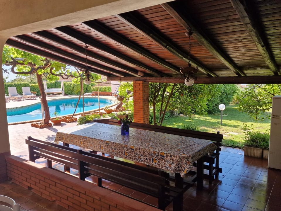 Garden, Dining area, Garden view, Swimming pool