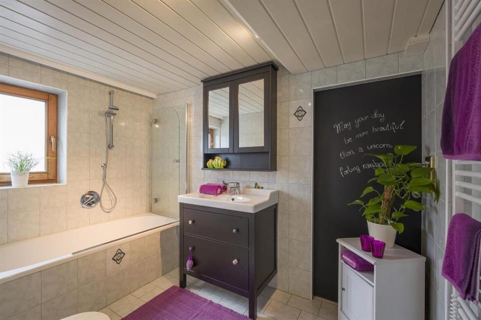 Bathroom, Bath, towels