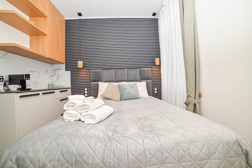 Kitchen or kitchenette, Bedroom