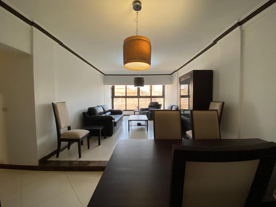 Seating area, Breakfast