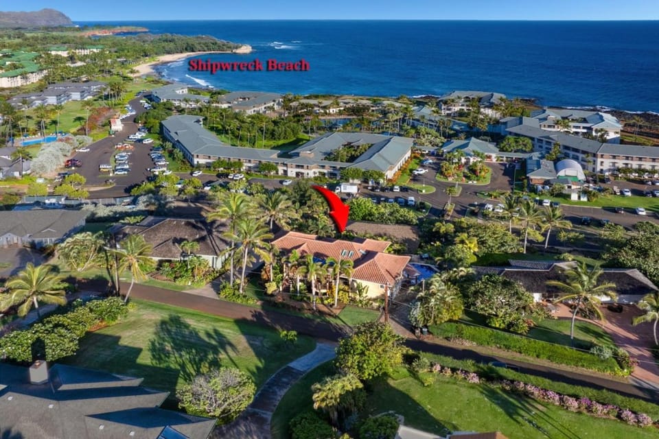 Ocean view, Beautiful sunrise, Private pool, Walk to beaches House in Poipu