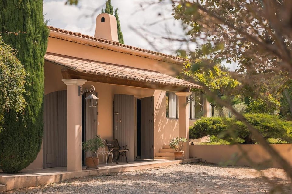 Magnifique Villa Provençale Villa in Rognes