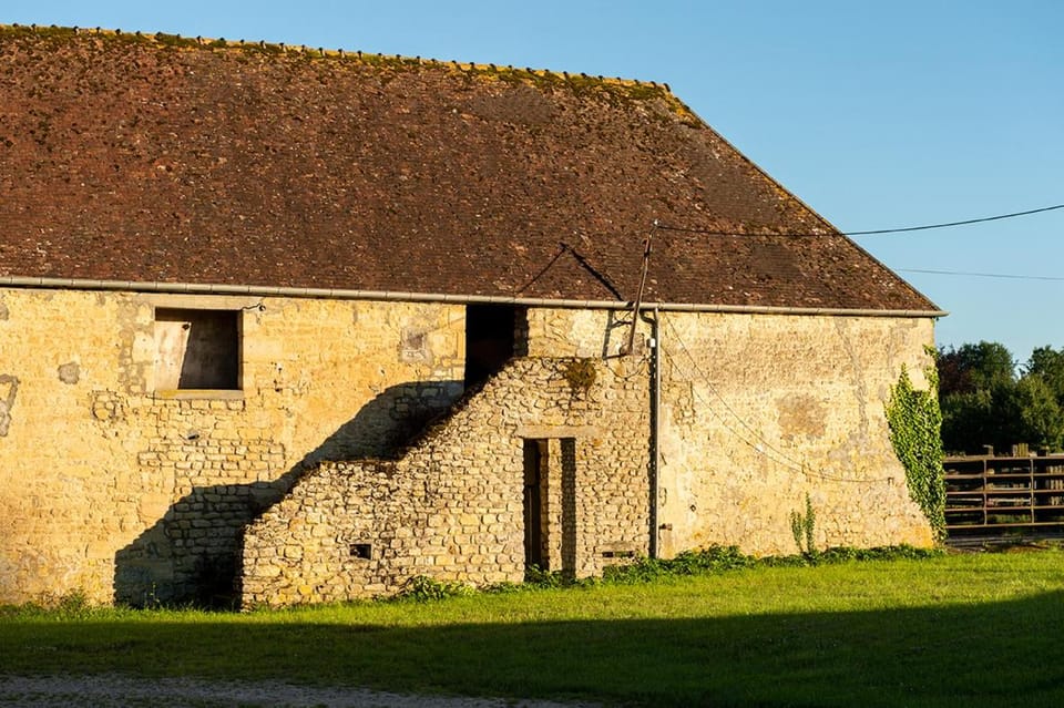Pet friendly, spacious farmhouse on the Courtomer Estate, Normandy House in Normandy