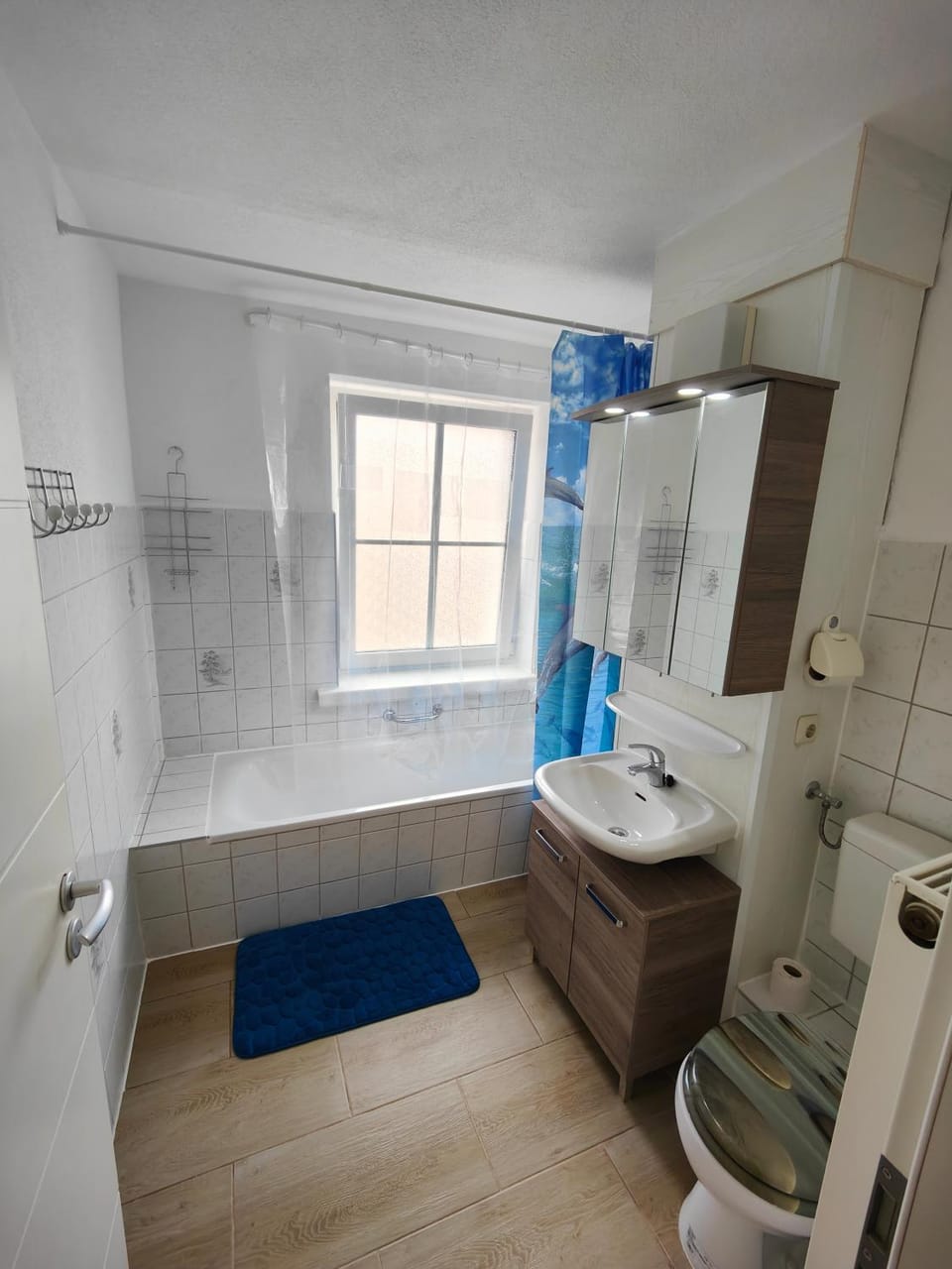 Shower, Toilet, Bathroom, Bath