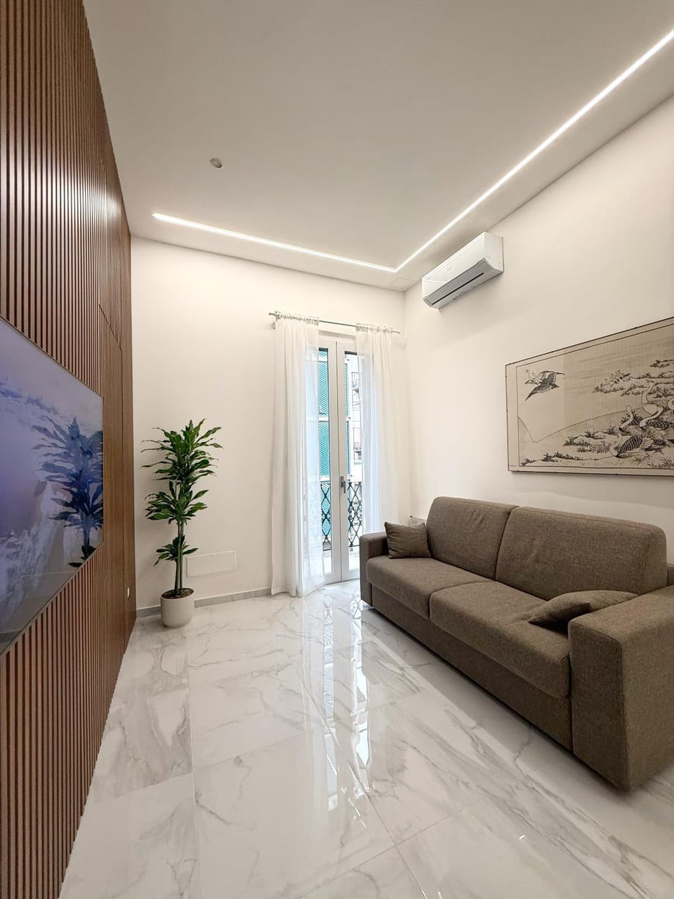 TV and multimedia, Living room, Seating area, air conditioner