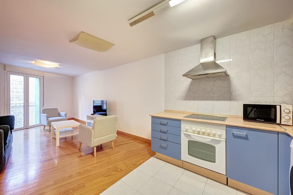 TV and multimedia, Kitchen or kitchenette, oven