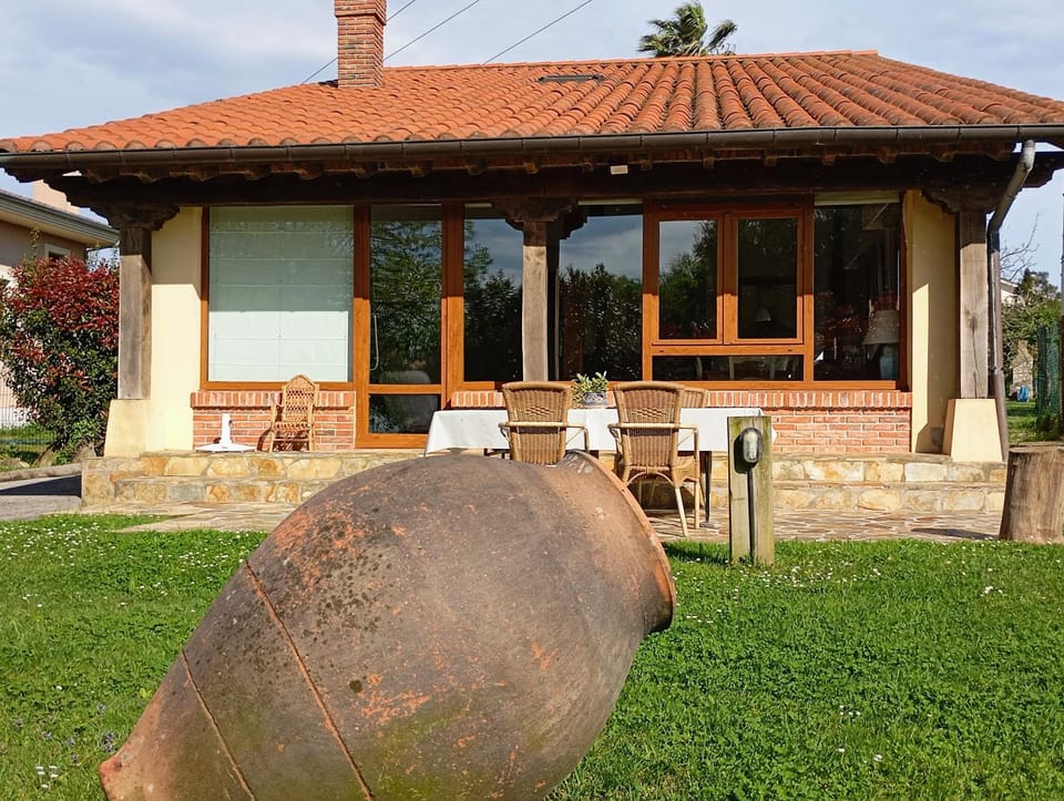 Property building, Patio, Garden
