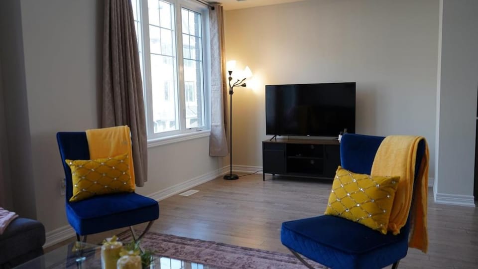 Newly Built 3 plus 1 bedroom Ravine lot Townhouse, Brampton, Ontario House in Halton Hills