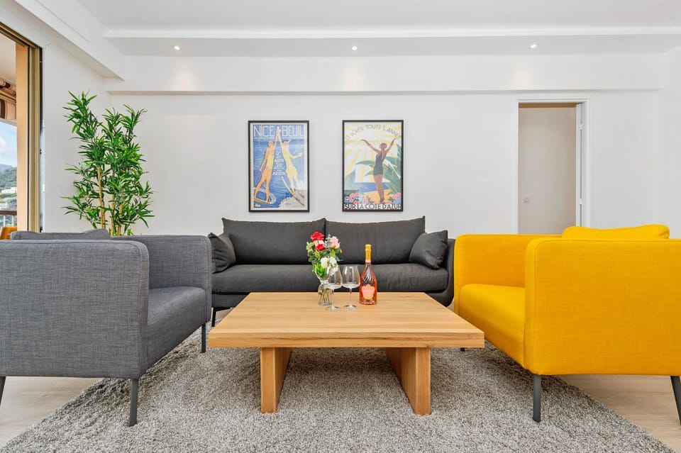 Balcony/Terrace, Living room, Seating area, air conditioner