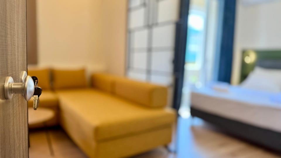 Living room, Photo of the whole room