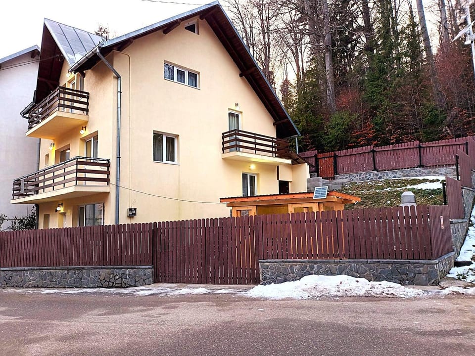 Property building, BBQ facilities, Garden, Balcony/Terrace, Garden view