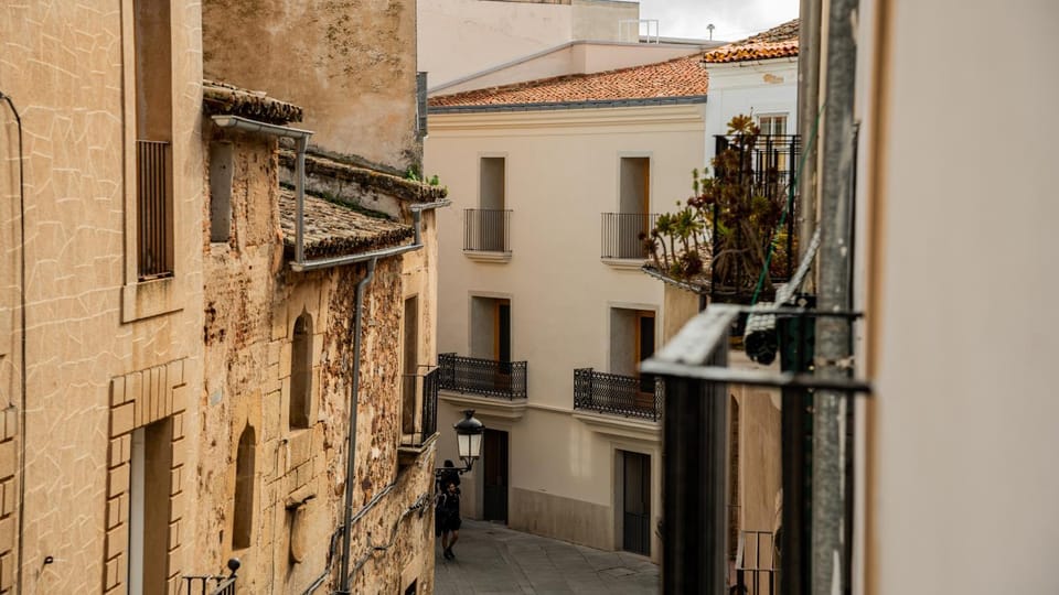 View (from property/room), Balcony/Terrace, City view