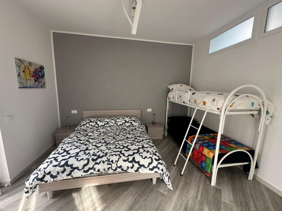 Bed, bunk bed