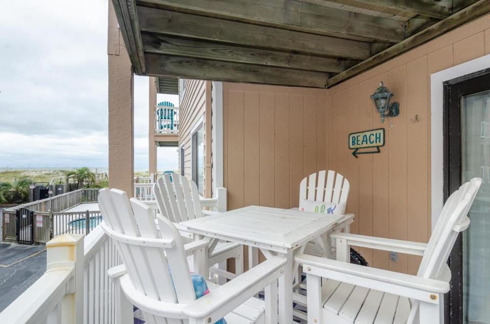 Sea La Vie by Bryant Real Estate House in Carolina Beach