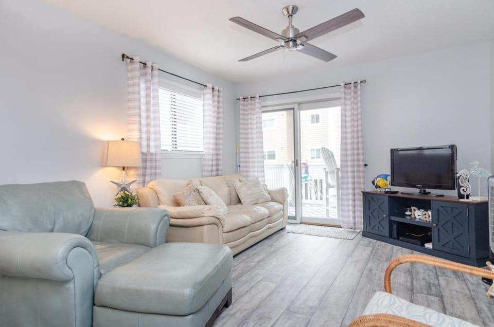 Sea La Vie by Bryant Real Estate House in Carolina Beach