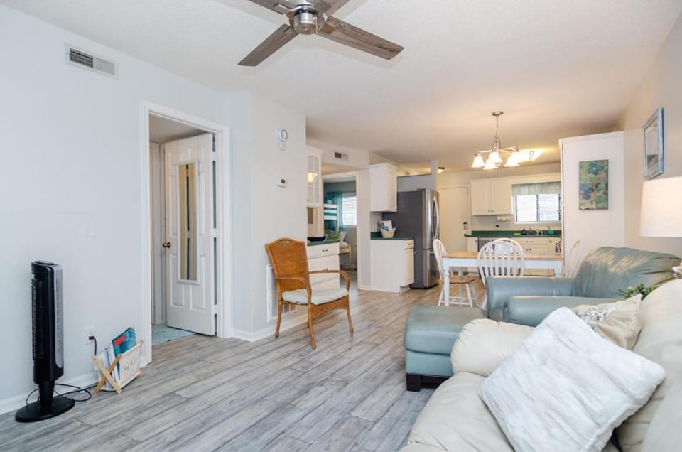 Sea La Vie by Bryant Real Estate House in Carolina Beach
