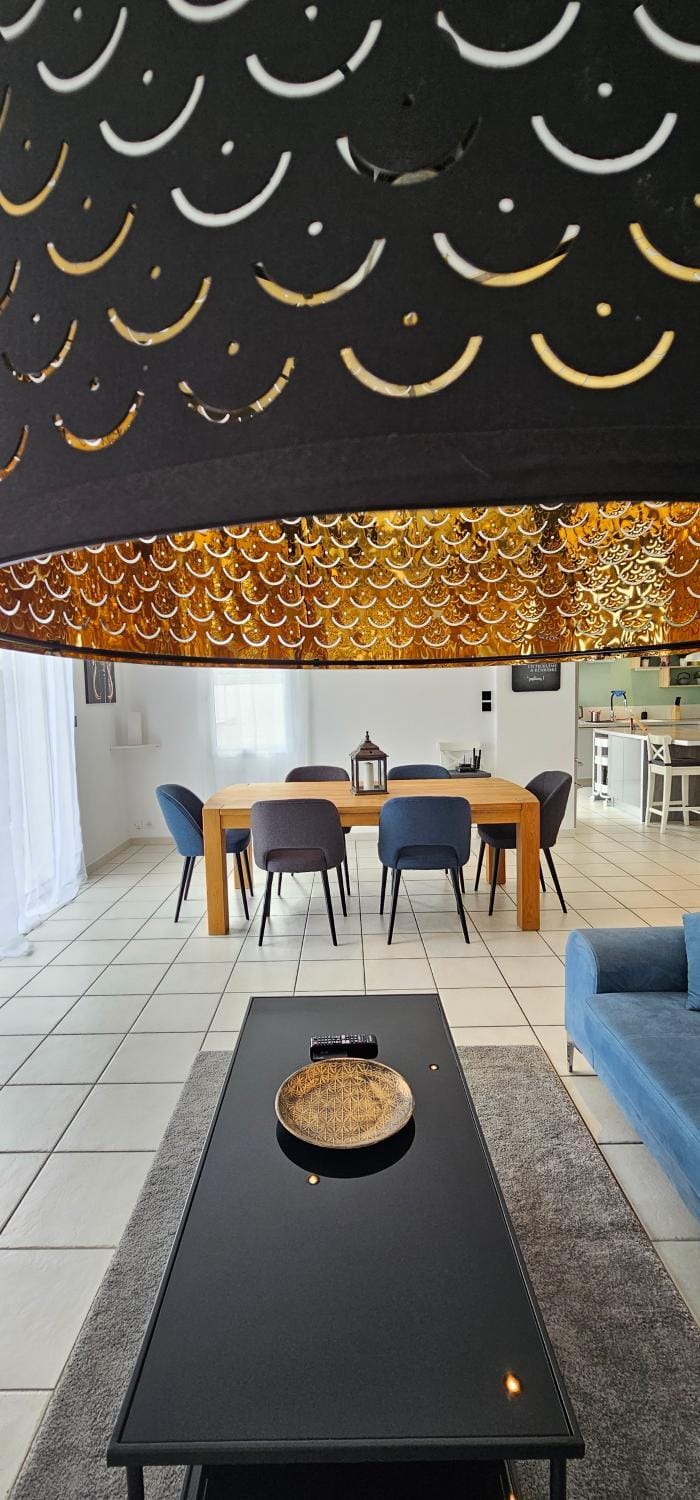 Living room, Dining area