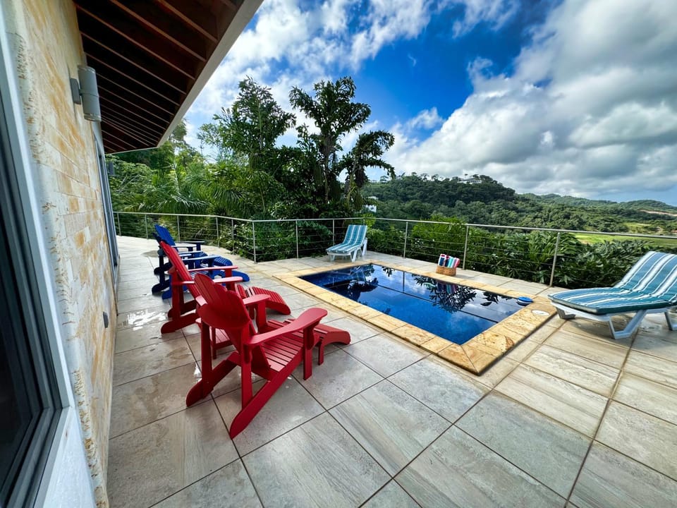 Patio, Day, Natural landscape, View (from property/room), Balcony/Terrace, Mountain view, Pool view, Swimming pool, Swimming pool, sunbed