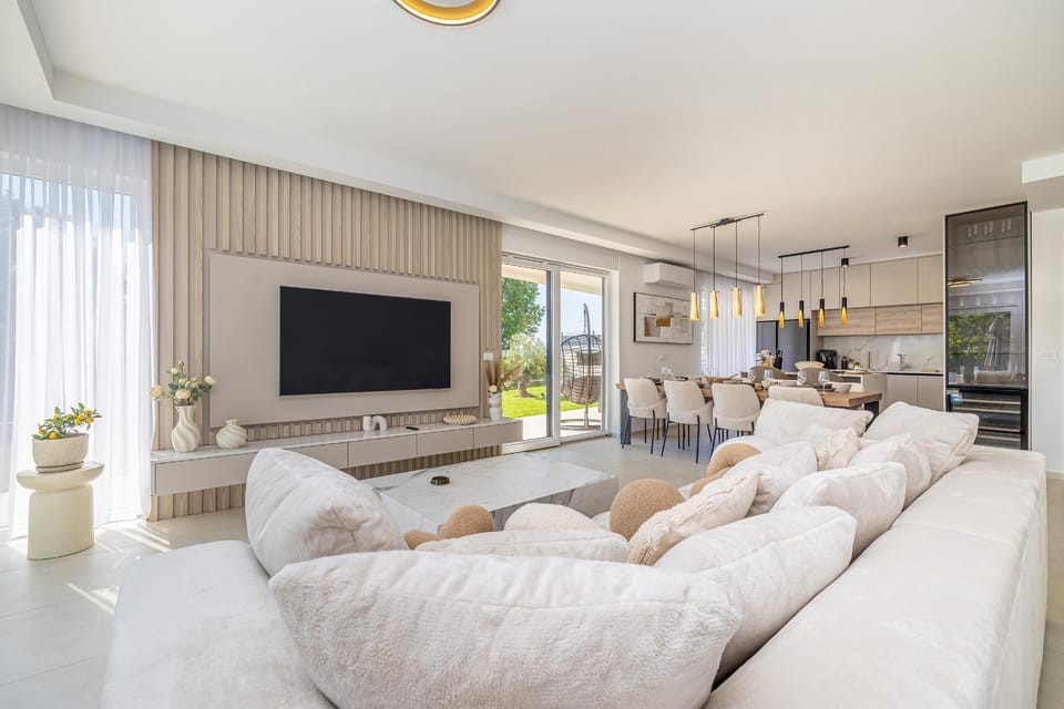 TV and multimedia, Living room