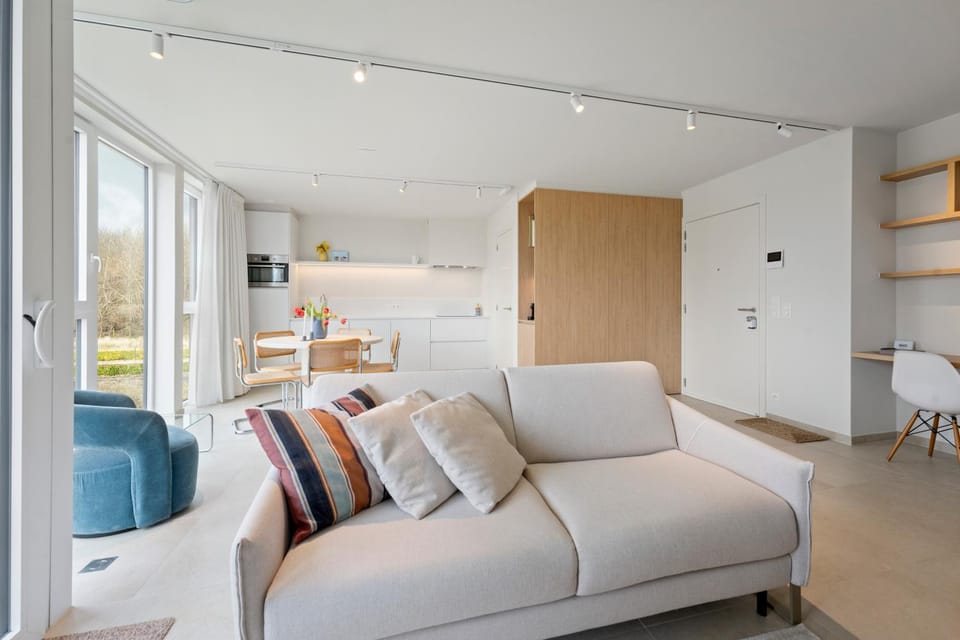 Seating area, Dining area, kitchen