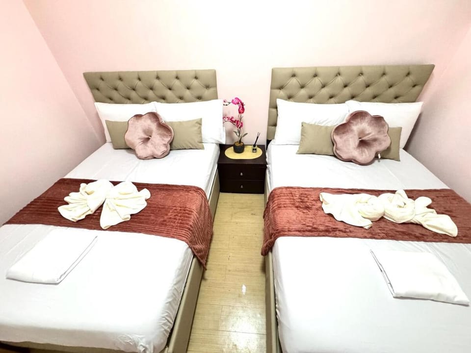 Grand Riviera Suites 1201 Near US Embassy and St Luke's Medical Center Extension Clinic SLEC by Prime Stay Apartment in Manila City